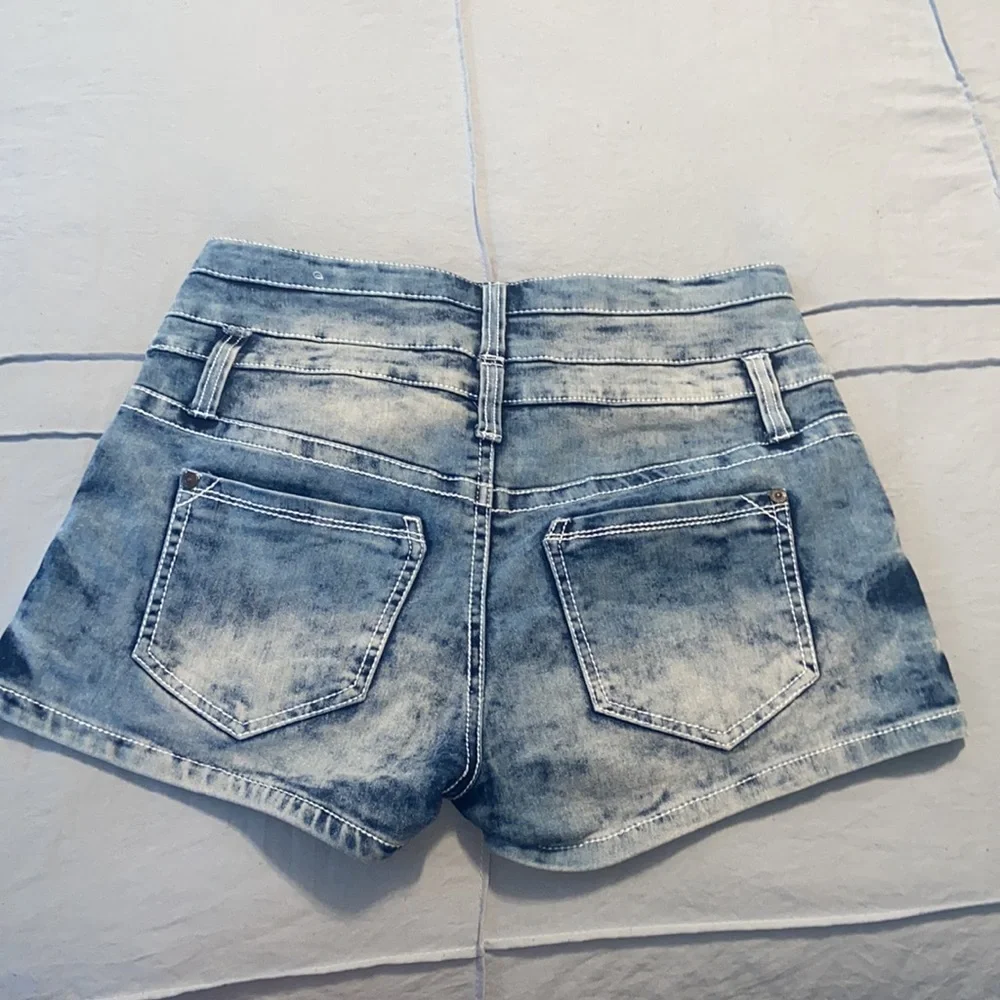 RUE 21 JEAN SHORTS - Picture 2 of 4